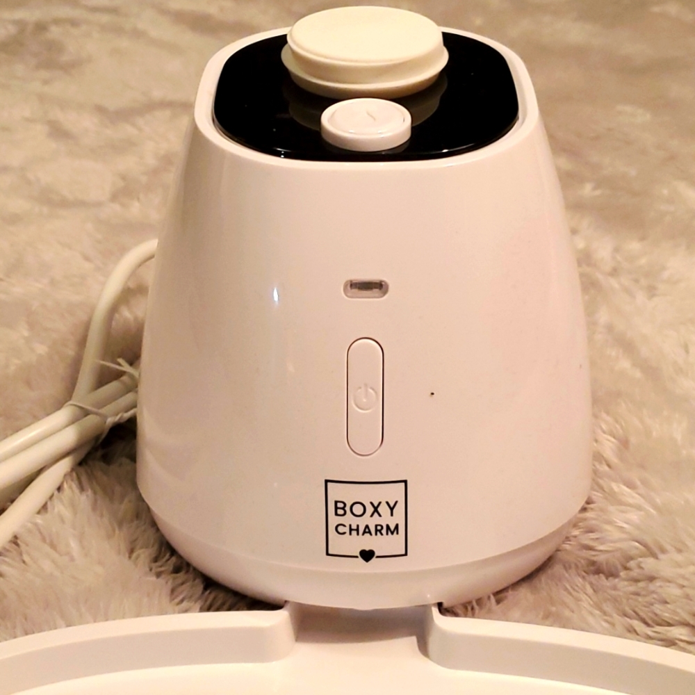 NWOT Facial Mask Machine